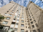 В Кишиневе мужчина упал с балкона 10-го этажа