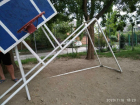 В Тирасполе местные бабушки спилили баскетбольный щит - детишки играют и мешают отдыхать