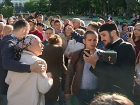 Сторонники отстраненного за симпатии к секс-меньшинствам священника провели митинг в Кишиневе
