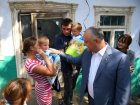 Семья президента решила помочь многодетным погорельцам обрести дом