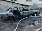 В Кишиневе во дворе жилого дома сгорел автомобиль