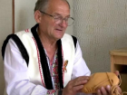 Народный мастер из Оланешт мастерит забытую обувь предков – опинчь