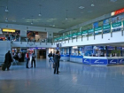 Массовая задержка рейсов в аэропорту Кишинева вызвала возмущение пассажиров и встречающих