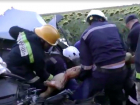 Извлечение погибших мужа с женой и спасение раненых из искореженных автомобилей в Кишиневе сняли на видео