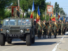 "Дно молдавской независимости" - парад списанной американской техники в Кишиневе