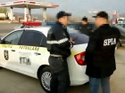 МВД задержало трех патрульных за получение взятки