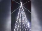В Штефан-Водэ объявился «Спайдер-Мэн» - голый мужчина забрался на вершину рождественской елки