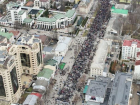 «Долой»! В центре Кишинева прошел многотысячный антиправительственный протест