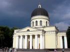 Кафедральный собор Кишинева пережил артобстрелы и взрыв колокольни