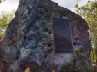 Оскверненный вандалами памятник героям-десантникам в Единецком районе восстановлен 