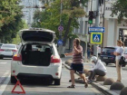 Женщина на электросамокате попала под колеса автомобиля