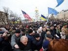 Выбросим Порошенко на мусорку истории: многотысячный марш за отставку президента попал на видео в Киеве