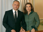 Масштабную акцию для четырех многодетных семей начали президент Молдовы с женой 