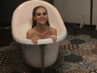 "Обнаженным" видео в ванне с молоком развеселила поклонников Кристина Асмус 