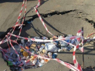 На территории рынка в центре Кишинева появилась огромная яма, забитая мусором