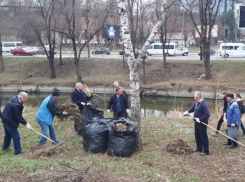 Более 1500 человек приняли участие в уборке русла реки Бык в Кишиневе