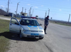 Украинские полицейские предложили подвезти молдаванина до банкомата, чтобы тот дал взятку