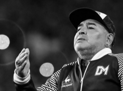 В возрасте 60 скончался легендарный Диего Марадона