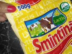 Химический привкус почувствовали в популярных кефире и сметане жительницы Кишинева 