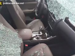 В Кишиневе двух мужчин задержали с поличным в момент взлома машины 