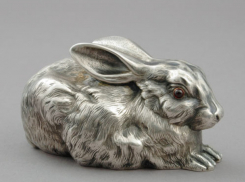 Дерзкое похищение скульптуры кролика совершил молдаванин в Москве 