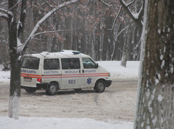 Ситуация со «скорой помощью» в Молдове: множество машин застряло, врачей везут на тракторах