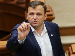 С чертом за одним столом может усесться только черт. Вот и поглядим, кто есть кто, - Цырдя