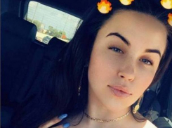 Менеджер салона связи вместо починки смартфона украл хоум-видео сексуальной клиентки 