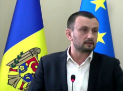 Депутата ДПМ, заявившего о готовности «взять в руки автомат» в случае объединения с Румынией, призвали уйти в отставку