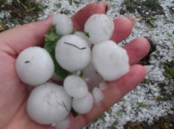 Град размером со страусиное яйцо выпал на севере страны 