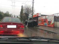 В Кишиневе на улице Мунчештской перевернулся автомобиль
