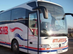 Возмущенным пассажирам сломавшегося автобуса, следовавшего из Англии в Молдову, пришлось оплачивать двойную стоимость билетов