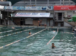 С 1 декабря бассейны и спортивные центры будут работать в обычном режиме