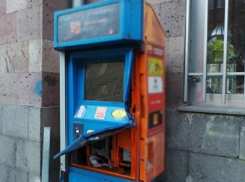 В Вулканештах злоумышленники неудачно попробовали ограбить банкомат