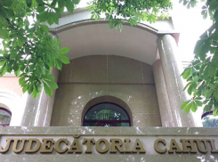 Попытка арестанта сбежать была прервана выстрелами в горсуде Кагула