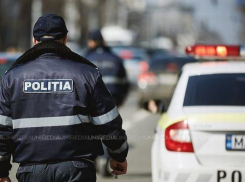 Появилась запись наезда полицейского автомобиля на женщину в гагаузском селе Казаклия