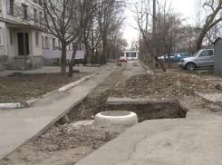 В Кишиневе муниципальные предприятия оставляют за собой ямы после ремонта подземных сетей