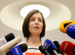 Президент Молдовы Санду окончательно запретила Георгиевскую ленту, символы «V» и «Z»