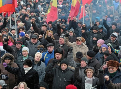 Десятки автобусов с жителями Гагаузии выехали на антиправительственный митинг в Кишинев 