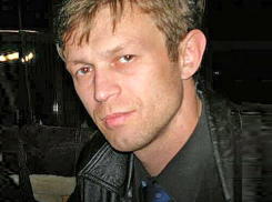 «Крови было много»: на автозаправке в Одесской области молдаванина ограбили и ударили ножом