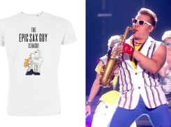 Футболки с саксофонистом Sunstroke Project продаются за 20 долларов