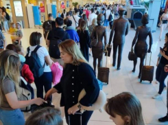 В аэропорту чудовищные очереди отбивают все желание летать