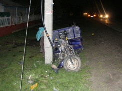 В Унгенах мотоцикл влетел в столб: два человека скончались