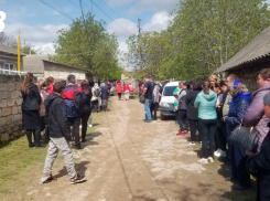 «Плакали всем селом». Убитую беременную девушку проводили в последний путь