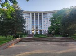 Члены британского парламента прибыли в Молдову чтобы обсудить выборы в парламент и не допустить «вмешательство России»