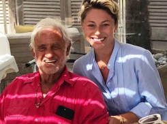 Беременная Наталья Гордиенко «приятно познакомилась» с легендарным Бельмондо