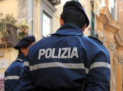 Гражданин Молдовы жестоко избил мешавшего ему итальянского полицейского 