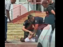 На Ботанике задержан пьяный мужчина с ножом - он хотел свести счеты с жизнью