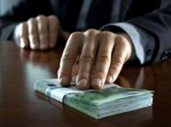 Столичная чиновница попалась на взятке в 18 тыс. леев