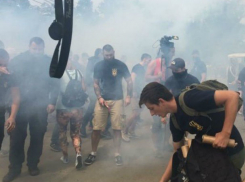 Масштабная драка с дымовыми шашками в курортной зоне Одессы попала на видео